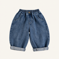 Relaxed Jeans in Light Blue, front